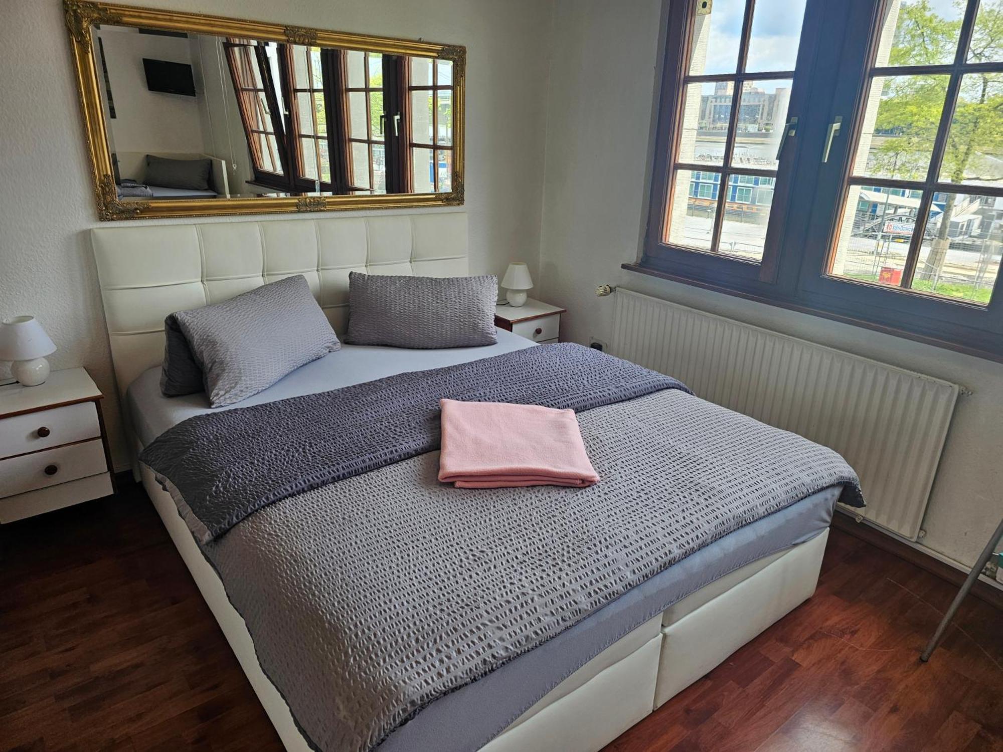 Haus Enteresan Lejlighedshotel Köln Eksteriør billede